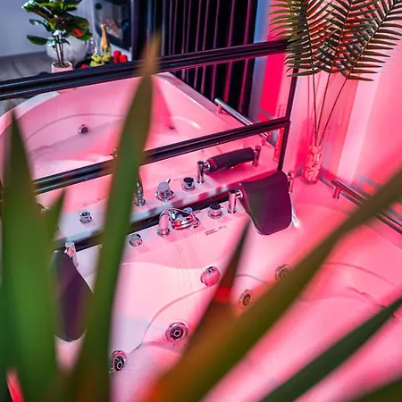 De Lux Jacuzzi Pat Rotund Semineu Zona Ford * Craiova