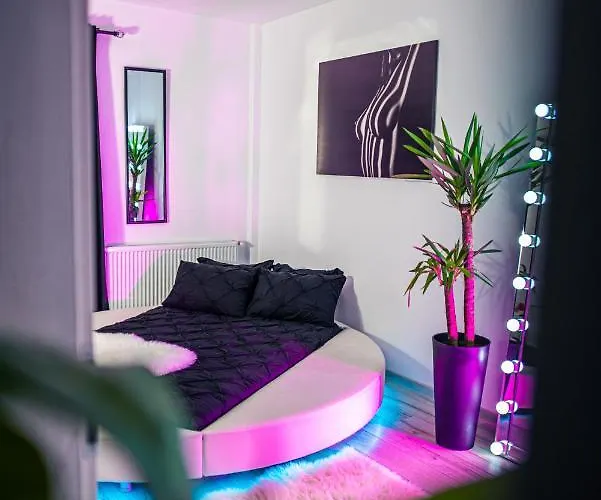 De Lux Jacuzzi Pat Rotund Semineu Zona Ford Apartment