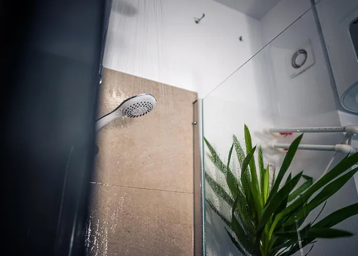 아파트 De Lux Jacuzzi Pat Rotund Semineu Zona Ford *